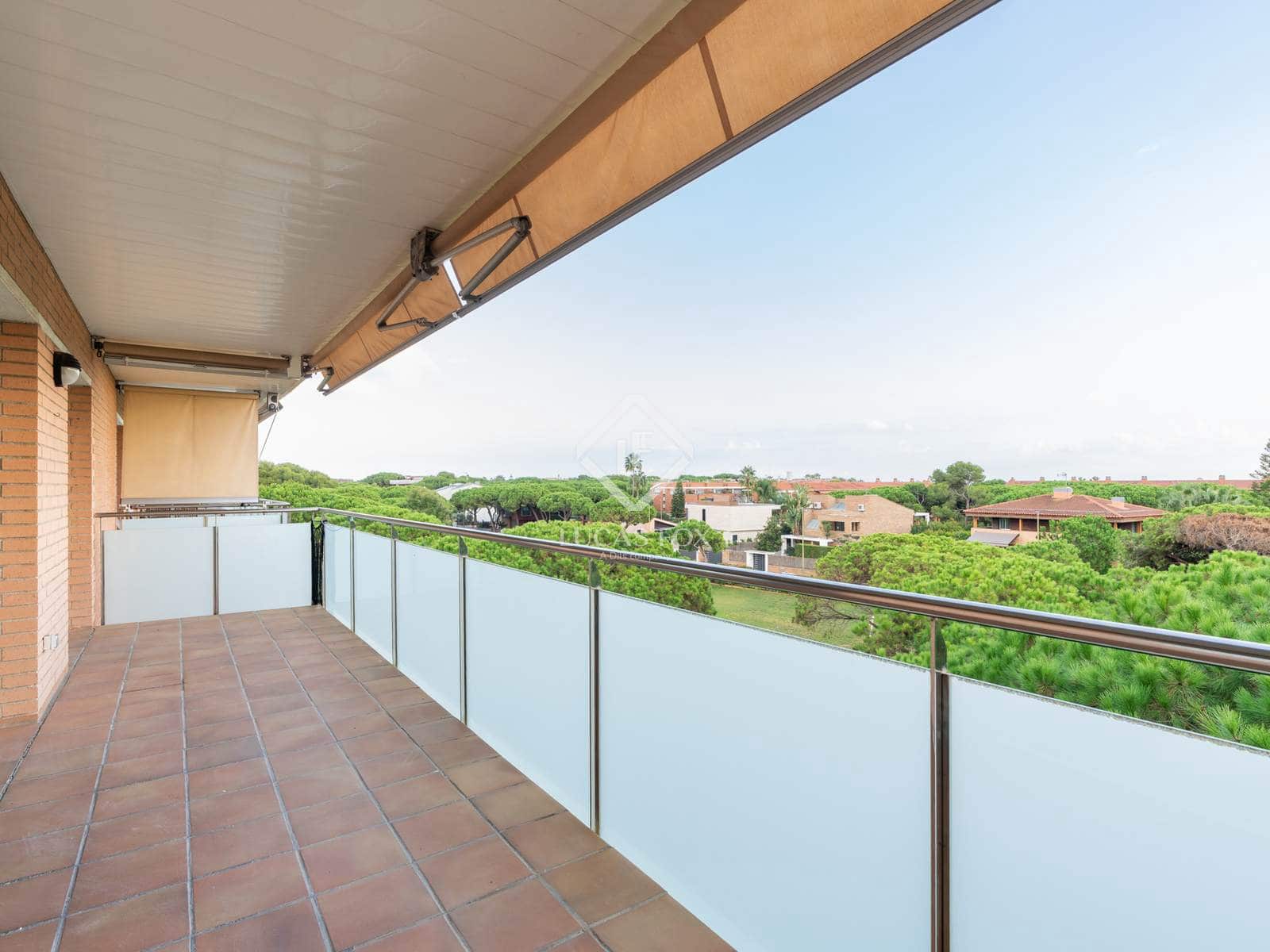 4 quarto Penthouse para venda em Gava com piscina garagem - 1 100 000 € (Ref: 9329852)