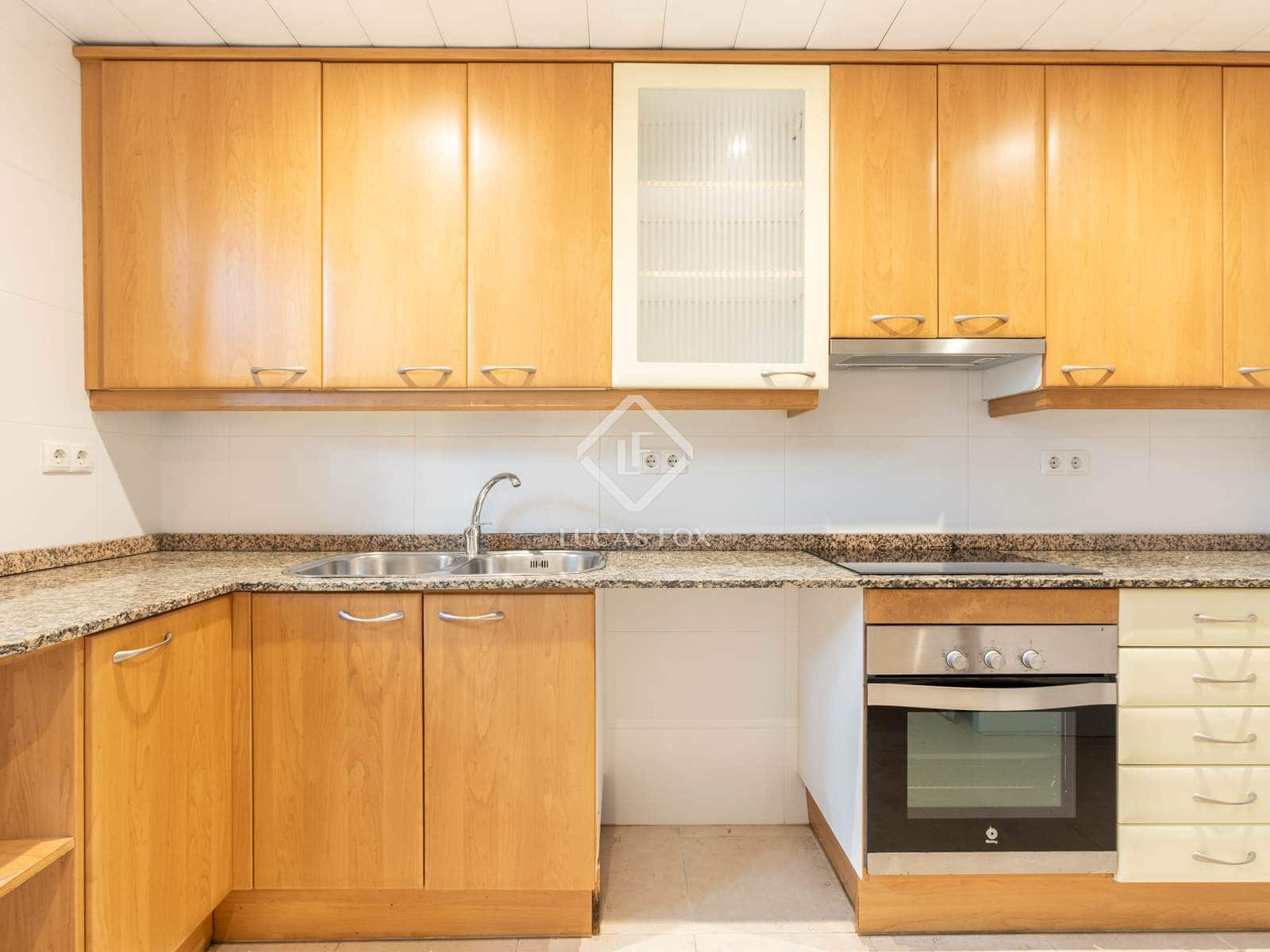 4 quarto Penthouse para venda em Gava com piscina garagem - 1 100 000 € (Ref: 9329852)