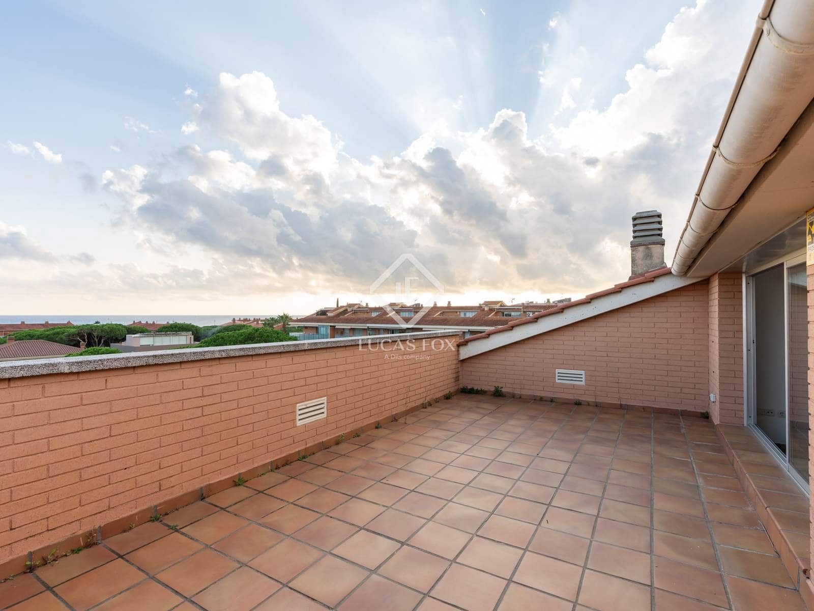 4 quarto Penthouse para venda em Gava com piscina garagem - 1 100 000 € (Ref: 9329852)