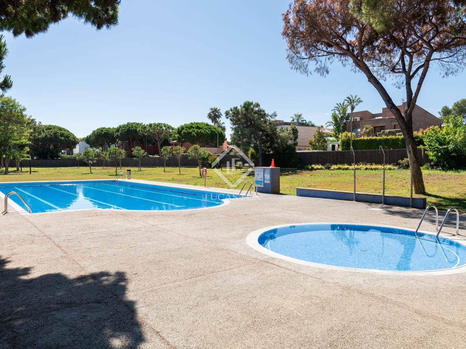 4 quarto Penthouse para venda em Gava com piscina garagem - 1 100 000 € (Ref: 9329852)