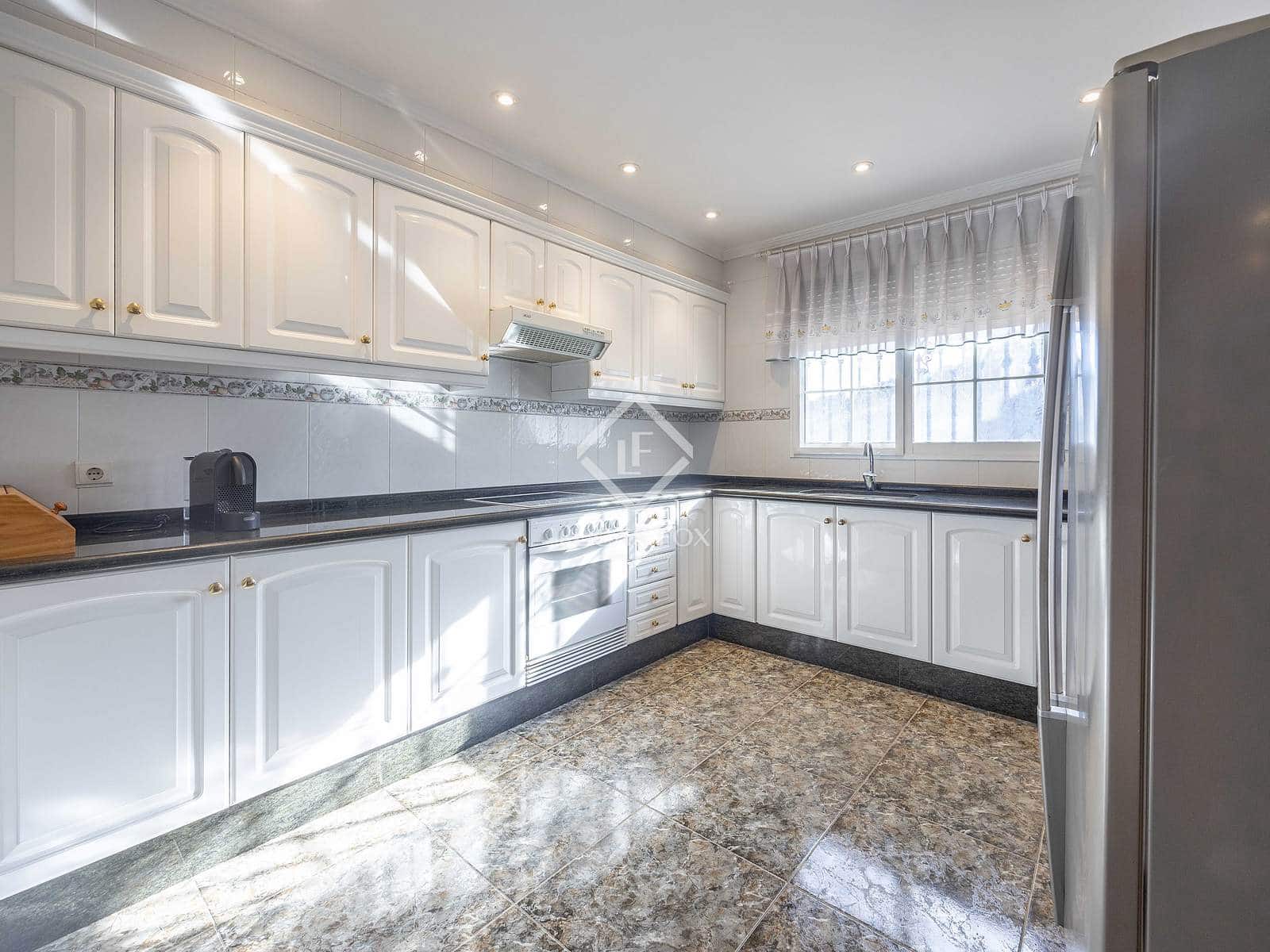 6 slaapkamer Villa te koop in Segart met zwembad garage - € 445.000 (Ref: 9331279)