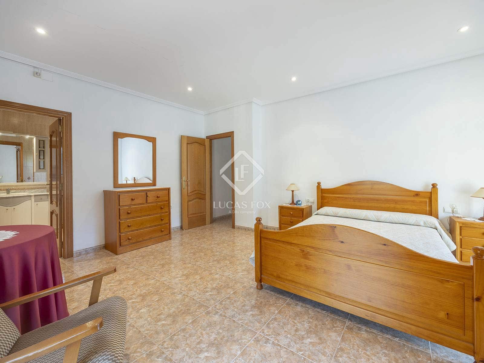 6 slaapkamer Villa te koop in Segart met zwembad garage - € 445.000 (Ref: 9331279)