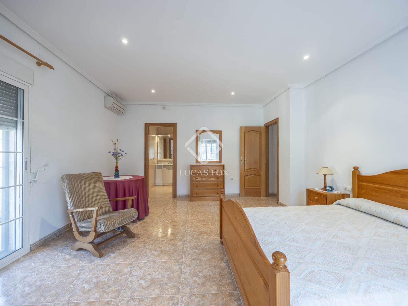 6 slaapkamer Villa te koop in Segart met zwembad garage - € 445.000 (Ref: 9331279)