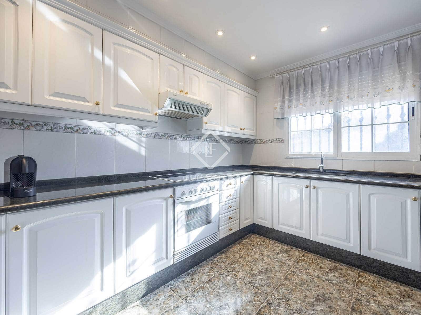 6 slaapkamer Villa te koop in Segart met zwembad garage - € 445.000 (Ref: 9331279)