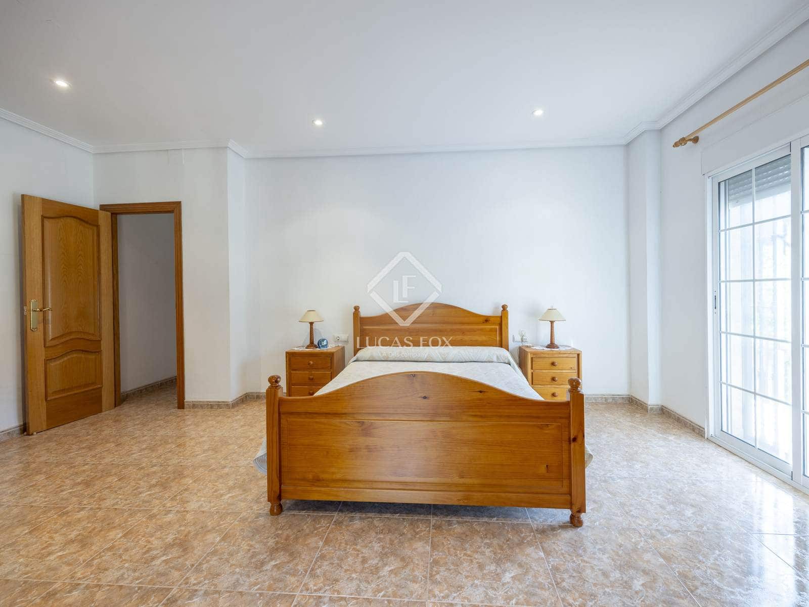 6 slaapkamer Villa te koop in Segart met zwembad garage - € 445.000 (Ref: 9331279)