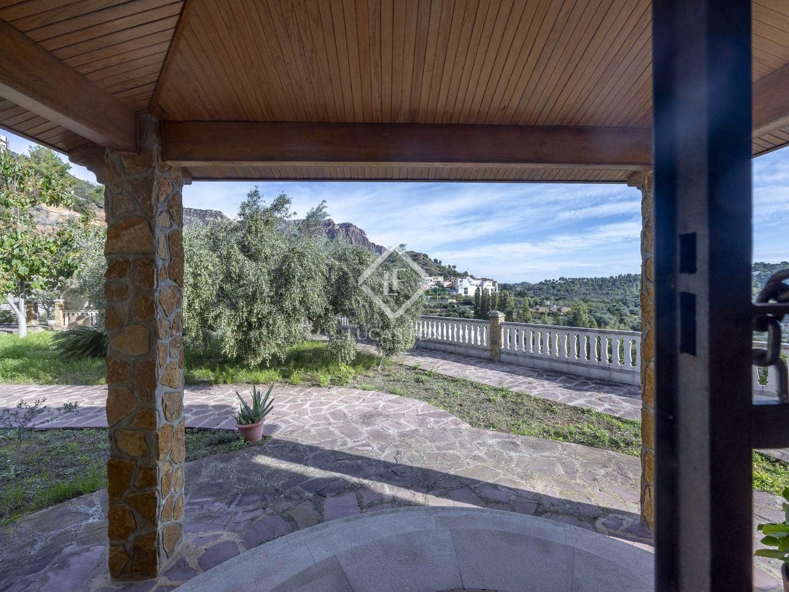 6 slaapkamer Villa te koop in Segart met zwembad garage - € 445.000 (Ref: 9331279)