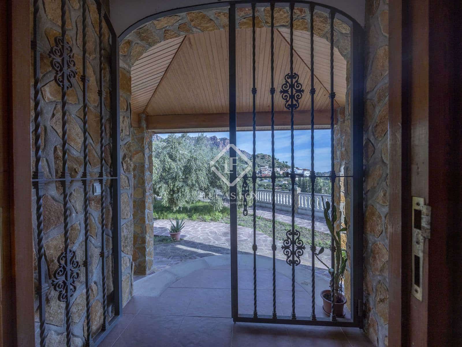 6 slaapkamer Villa te koop in Segart met zwembad garage - € 445.000 (Ref: 9331279)