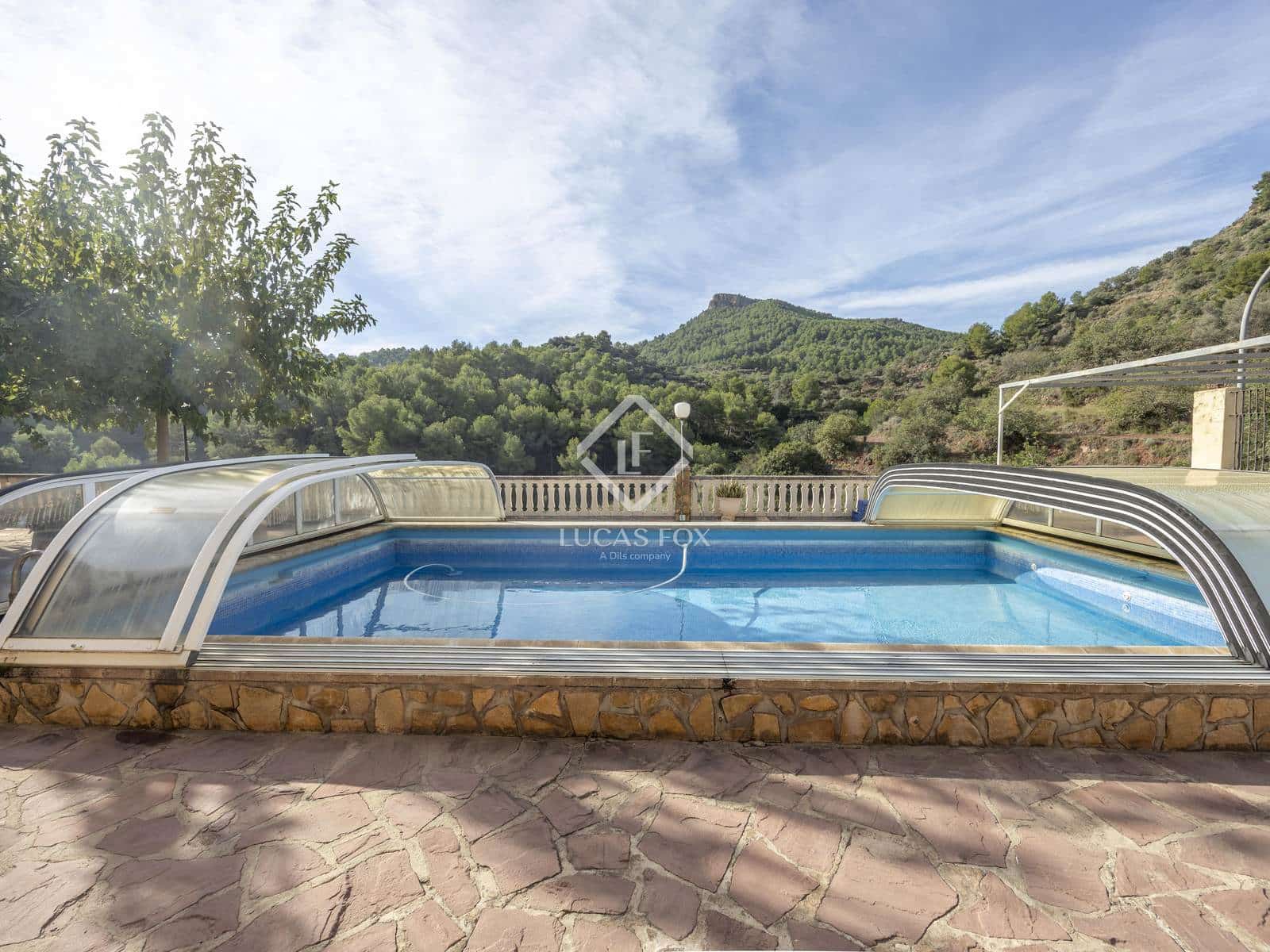 6 slaapkamer Villa te koop in Segart met zwembad garage - € 445.000 (Ref: 9331279)