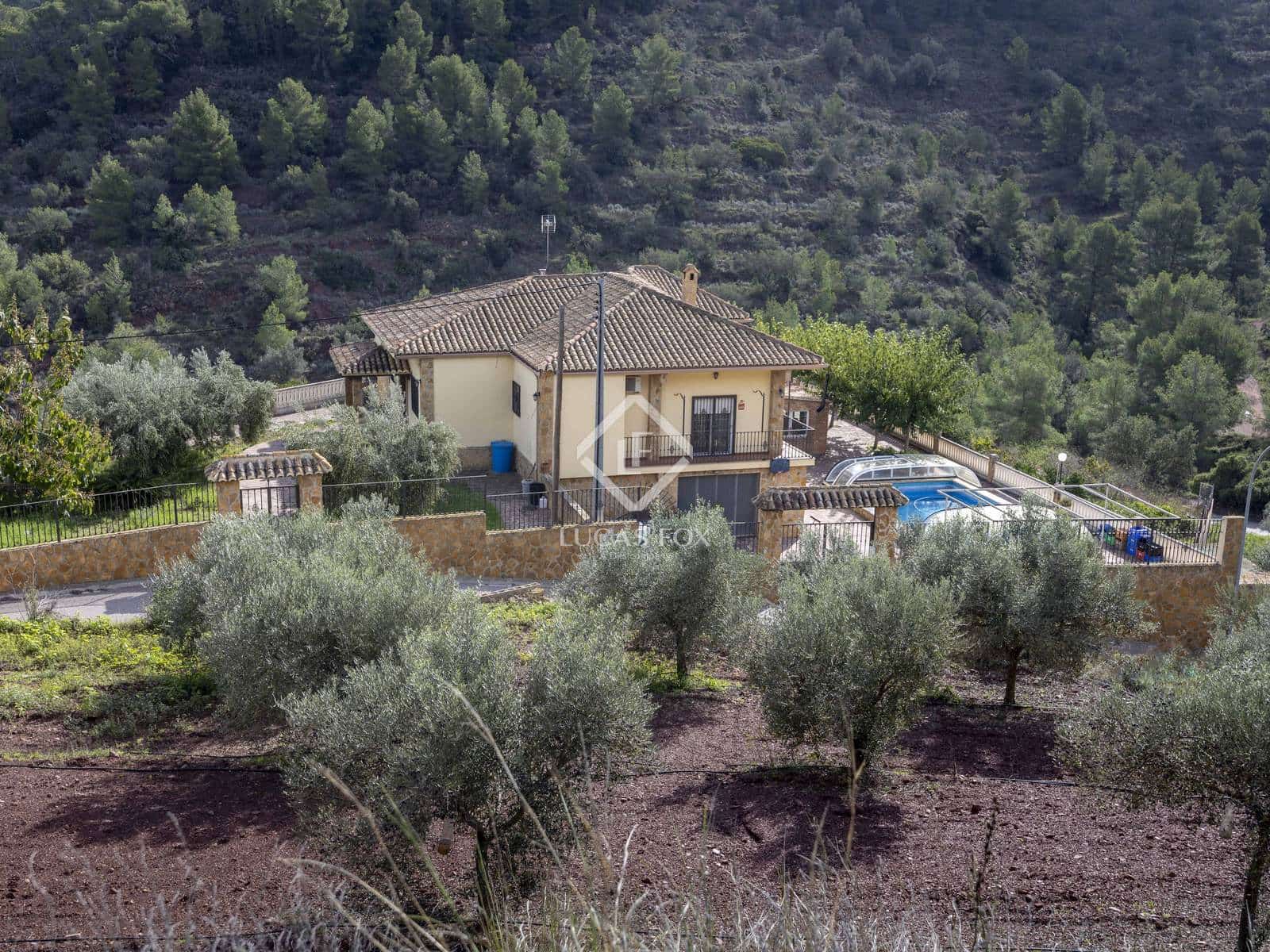 6 slaapkamer Villa te koop in Segart met zwembad garage - € 445.000 (Ref: 9331279)