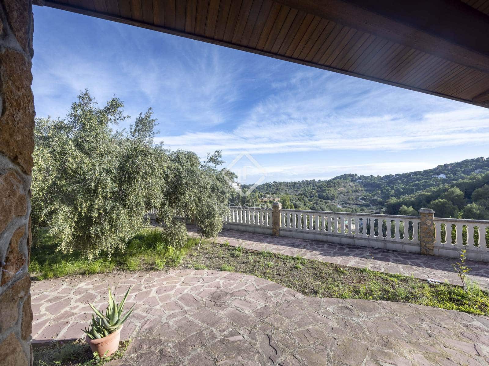 6 slaapkamer Villa te koop in Segart met zwembad garage - € 445.000 (Ref: 9331279)