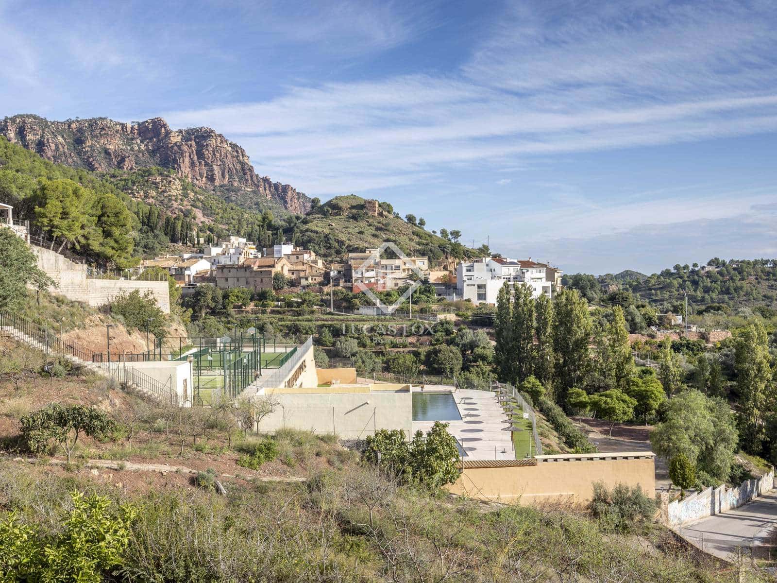 6 slaapkamer Villa te koop in Segart met zwembad garage - € 445.000 (Ref: 9331279)