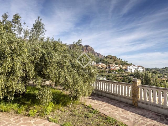 6 soverom Villa til salgs i Segart med svømmebasseng garasje - € 445 000 (Ref: 9331279)