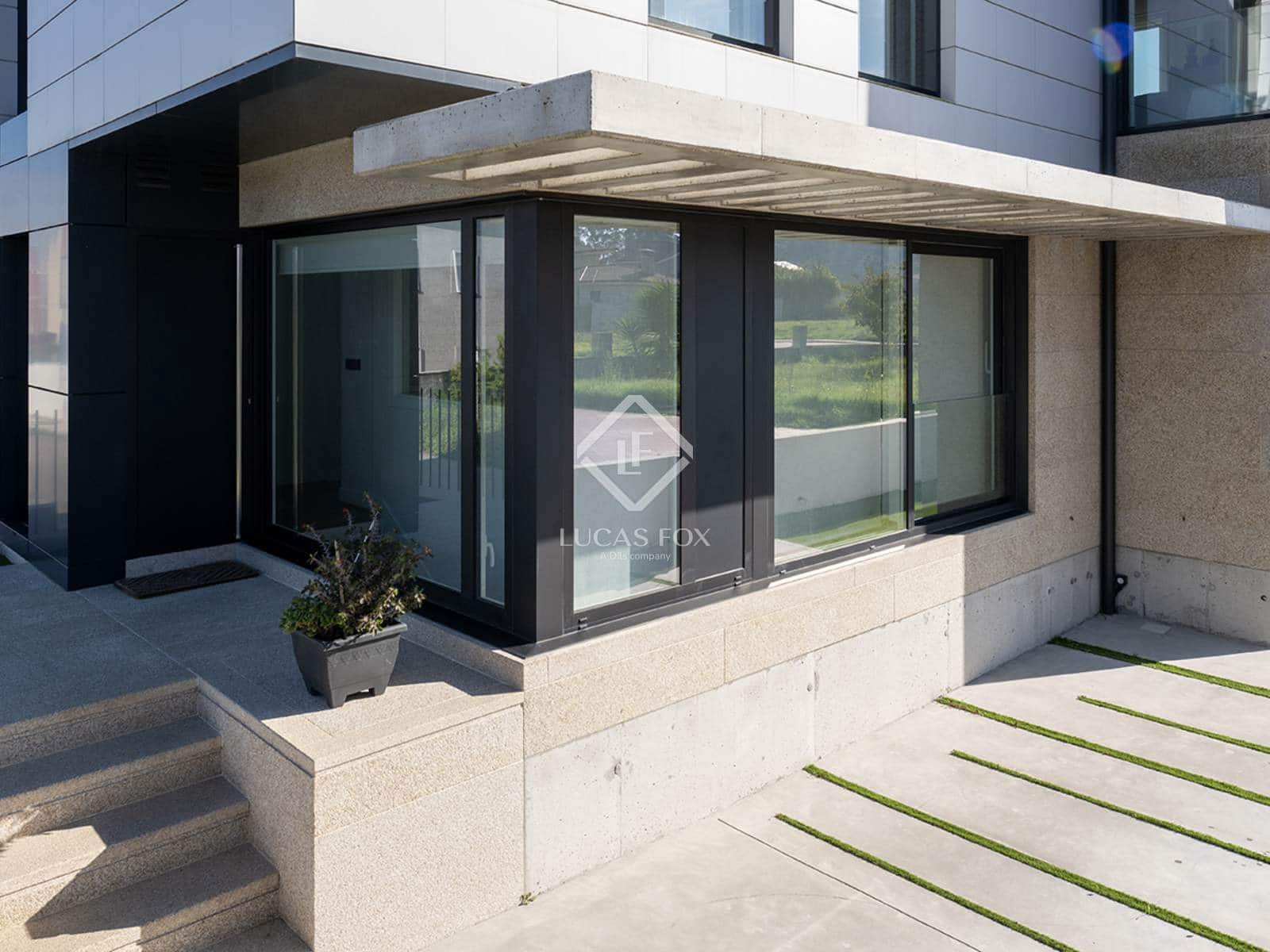 4 makuuhuone Huvila myytävänä paikassa A Illa de Arousa mukana 
autotalli - 600 000 € (Ref: 9331280)