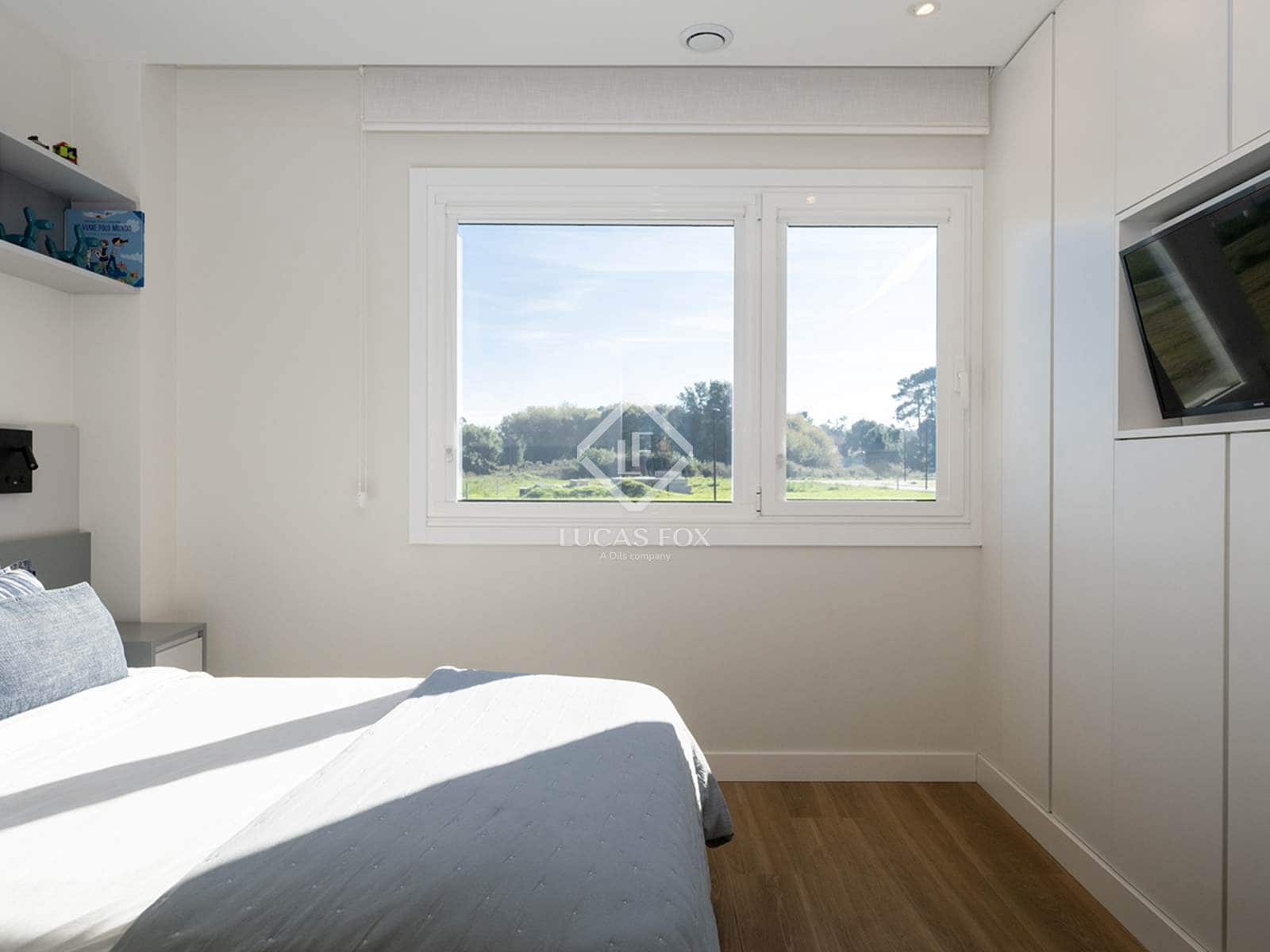 4 makuuhuone Huvila myytävänä paikassa A Illa de Arousa mukana 
autotalli - 600 000 € (Ref: 9331280)