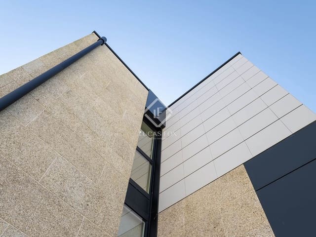 4 makuuhuone Huvila myytävänä paikassa A Illa de Arousa mukana 
autotalli - 600 000 € (Ref: 9331280)