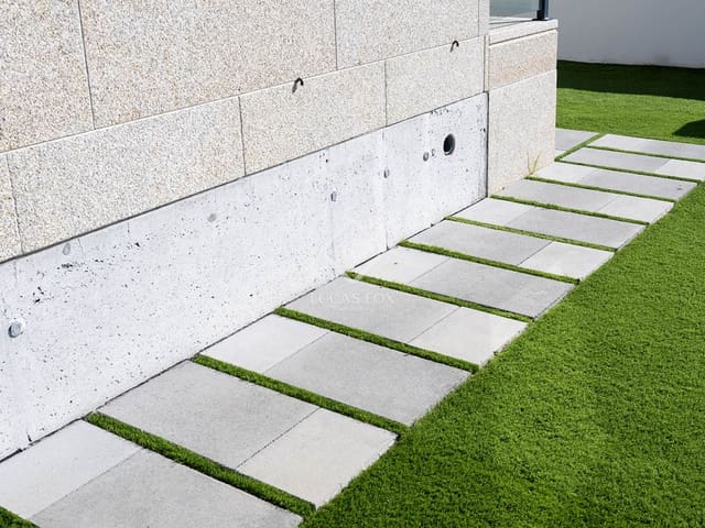 4 makuuhuone Huvila myytävänä paikassa A Illa de Arousa mukana 
autotalli - 600 000 € (Ref: 9331280)