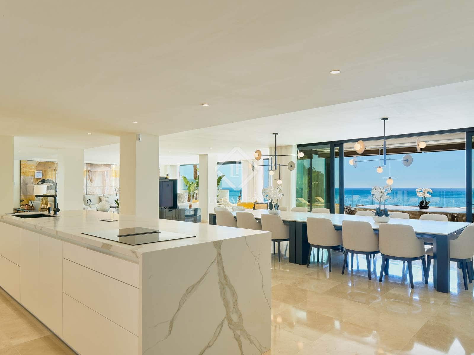 6 bedroom Villa for sale in Almunecar with pool garage - € 3,550,000 (Ref: 9331725)