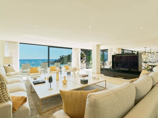 6 bedroom Villa for sale in Almuñécar with pool garage - € 3,550,000 (Ref: 9331725)