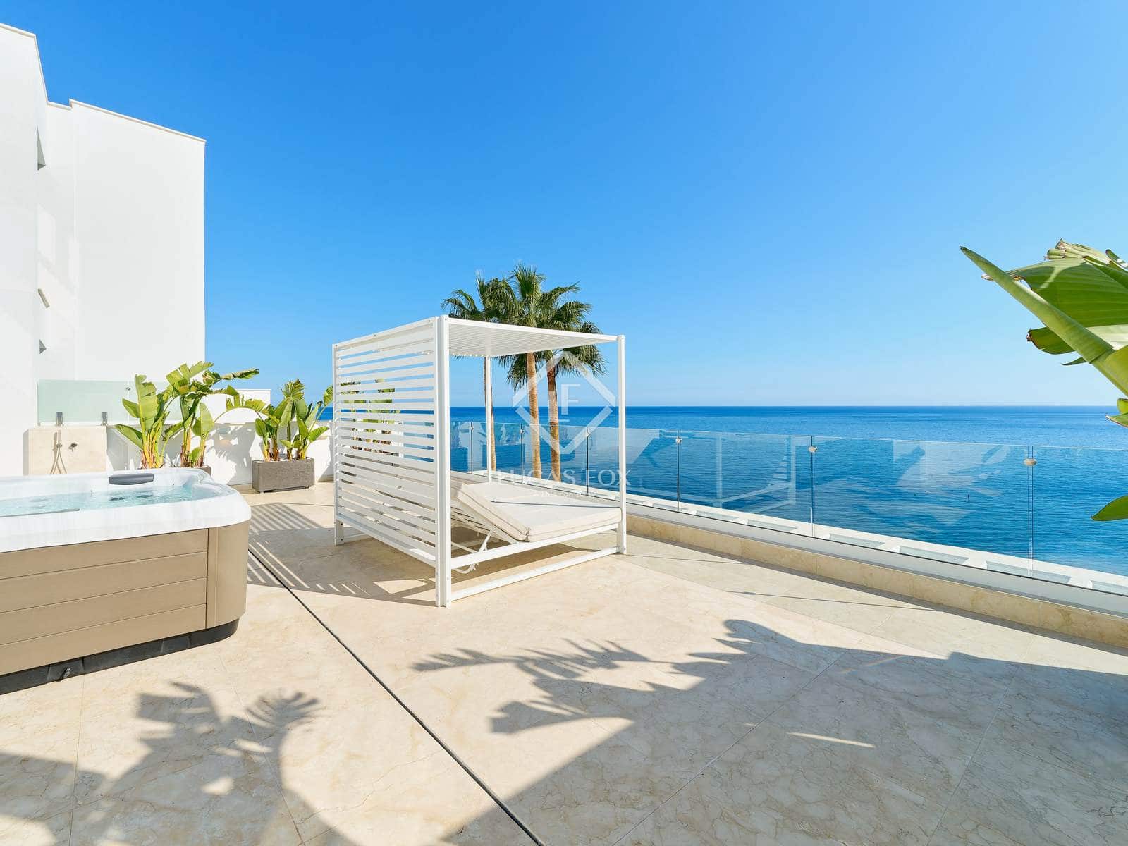 6 bedroom Villa for sale in Almunecar with pool garage - € 3,550,000 (Ref: 9331725)