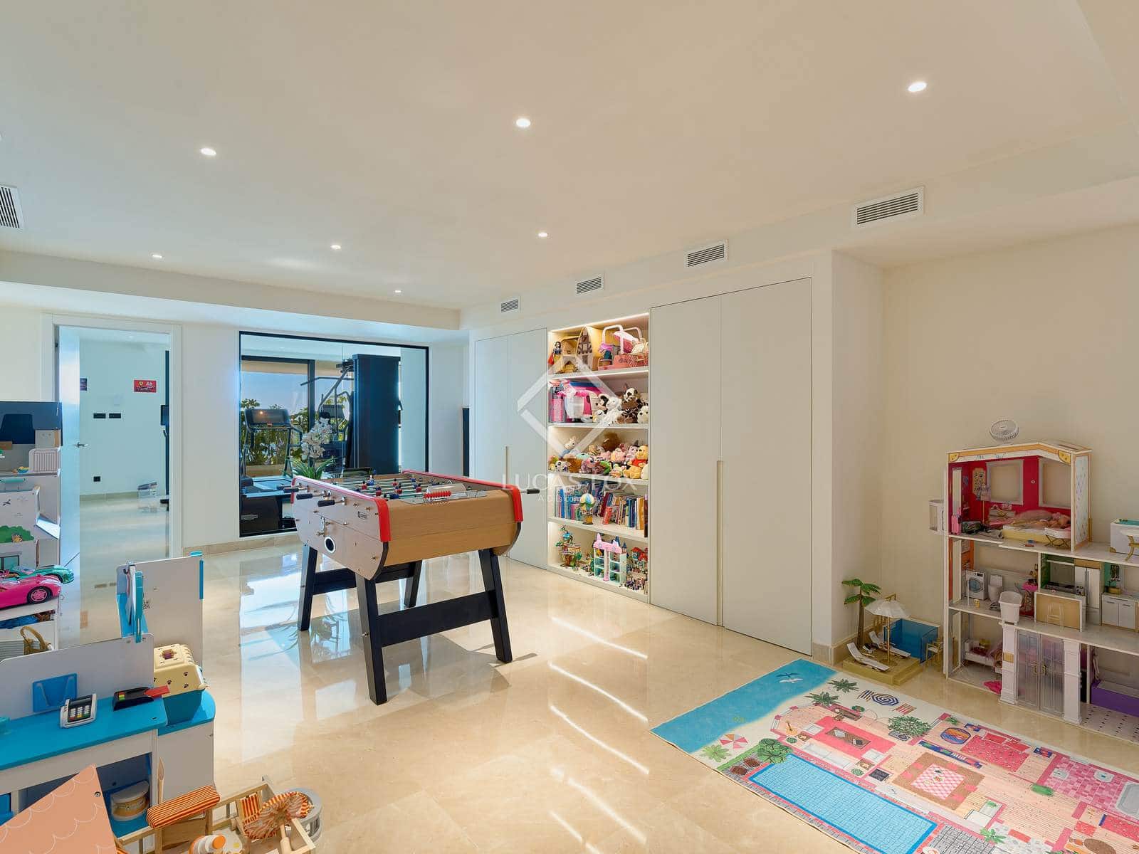 6 bedroom Villa for sale in Almunecar with pool garage - € 3,550,000 (Ref: 9331725)