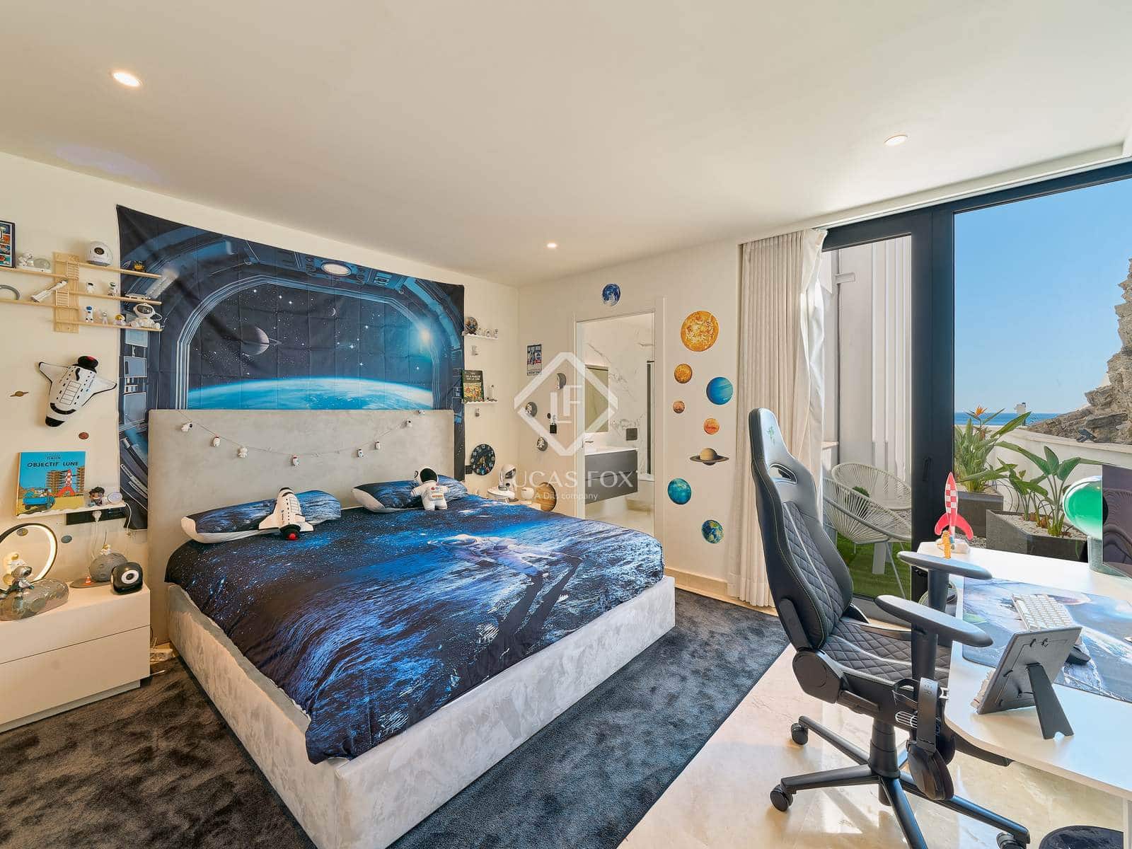 6 bedroom Villa for sale in Almunecar with pool garage - € 3,550,000 (Ref: 9331725)