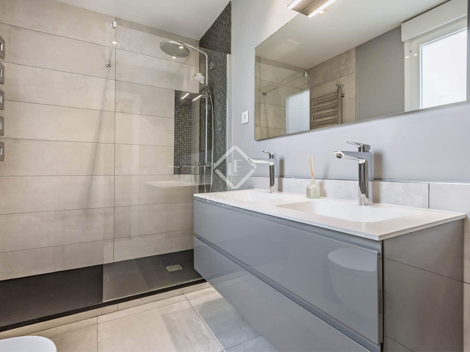 2 slaapkamer Appartement te koop in Madrid stad - € 1.595.000 (Ref: 9331726)