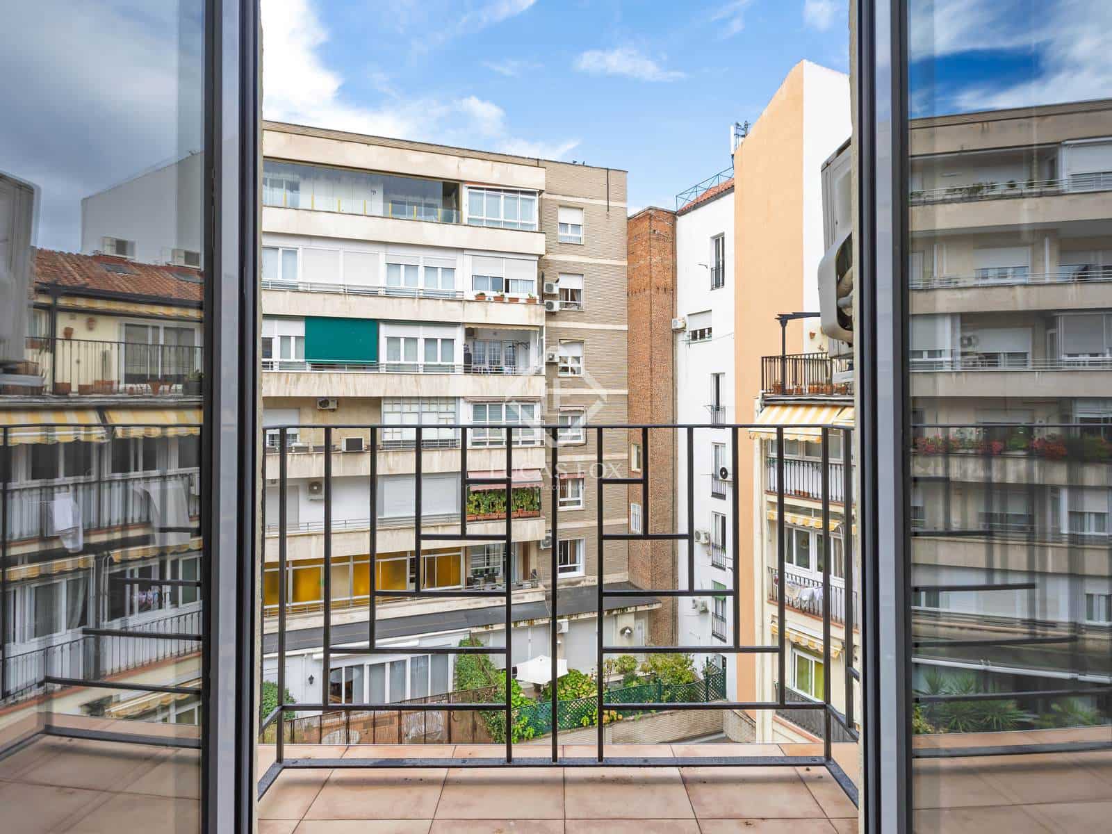 2 slaapkamer Appartement te koop in Madrid stad - € 1.595.000 (Ref: 9331726)