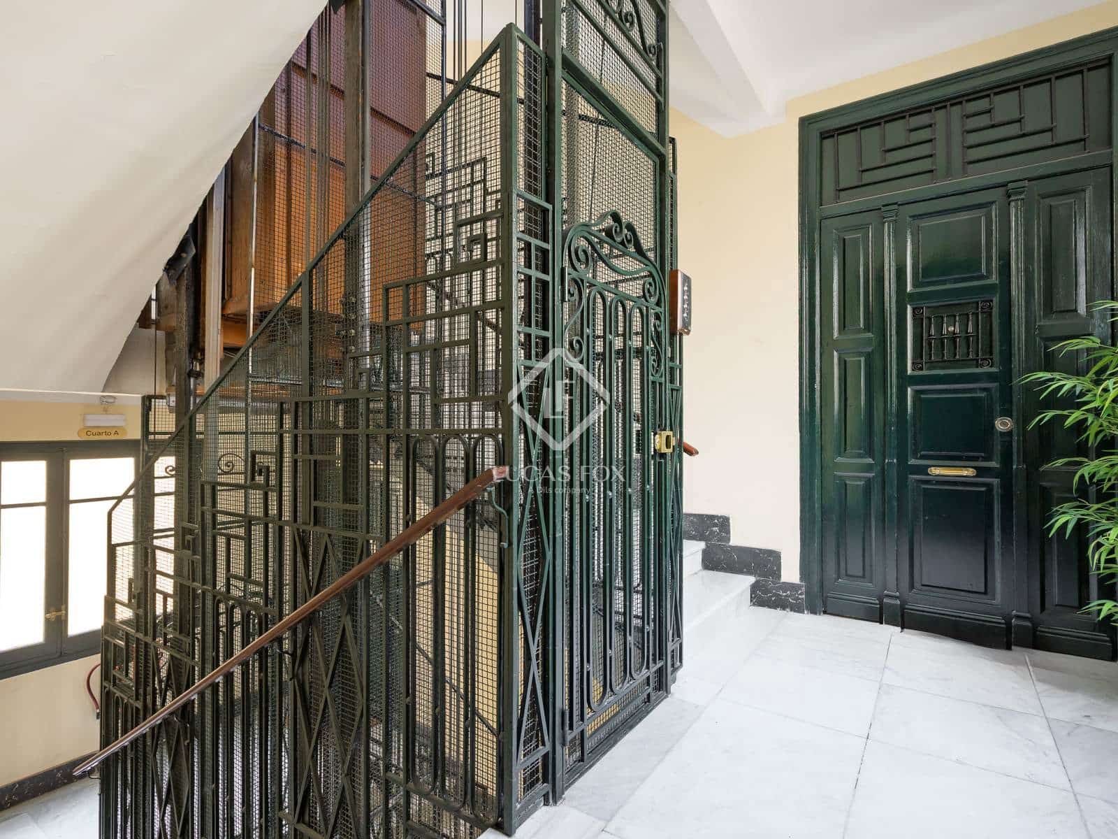 2 slaapkamer Appartement te koop in Madrid stad - € 1.595.000 (Ref: 9331726)