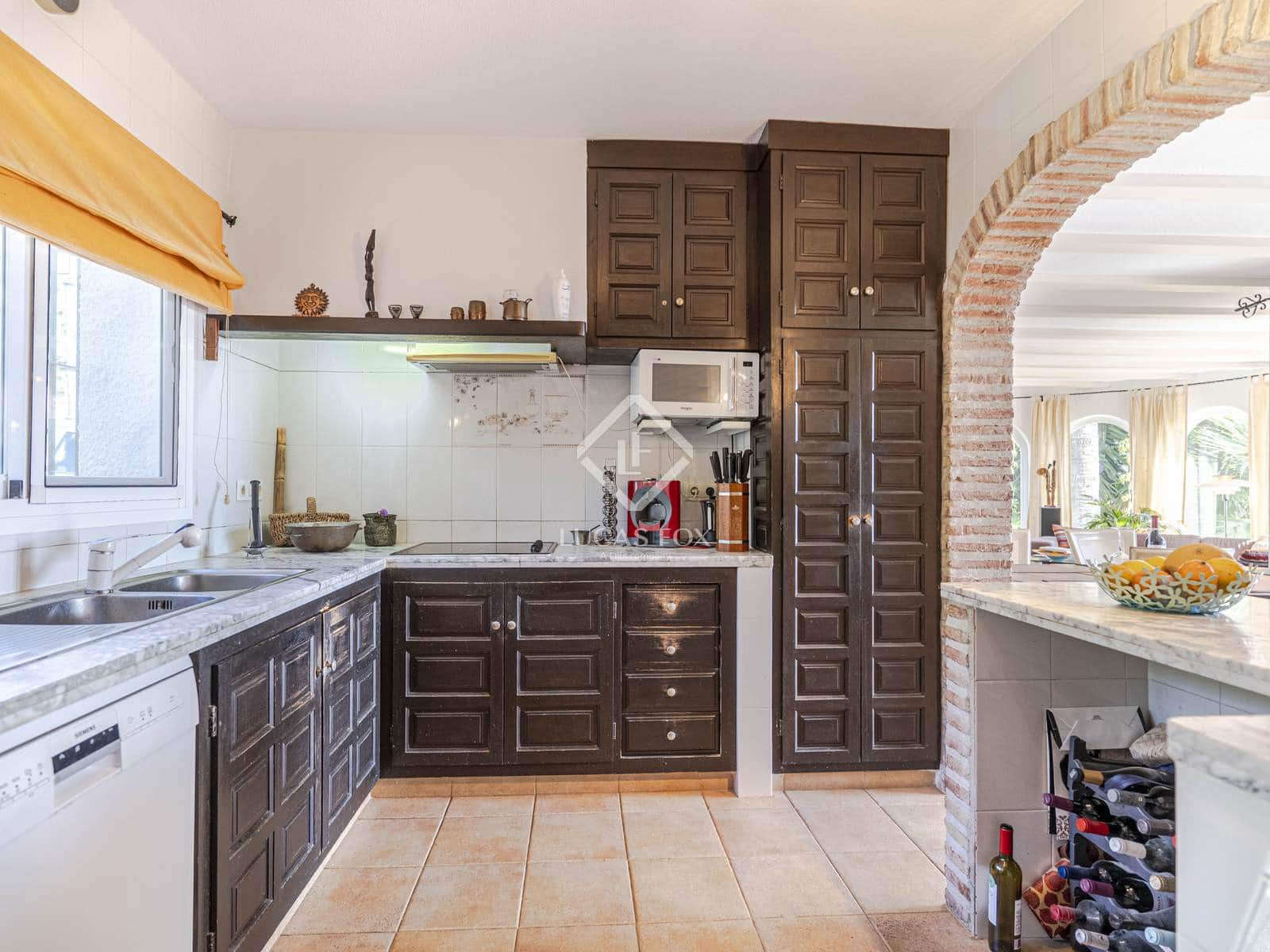 4 sypialnia Willa na sprzedaż w Salobrena z basenem garażem - 975 000 € (Ref: 9331731)