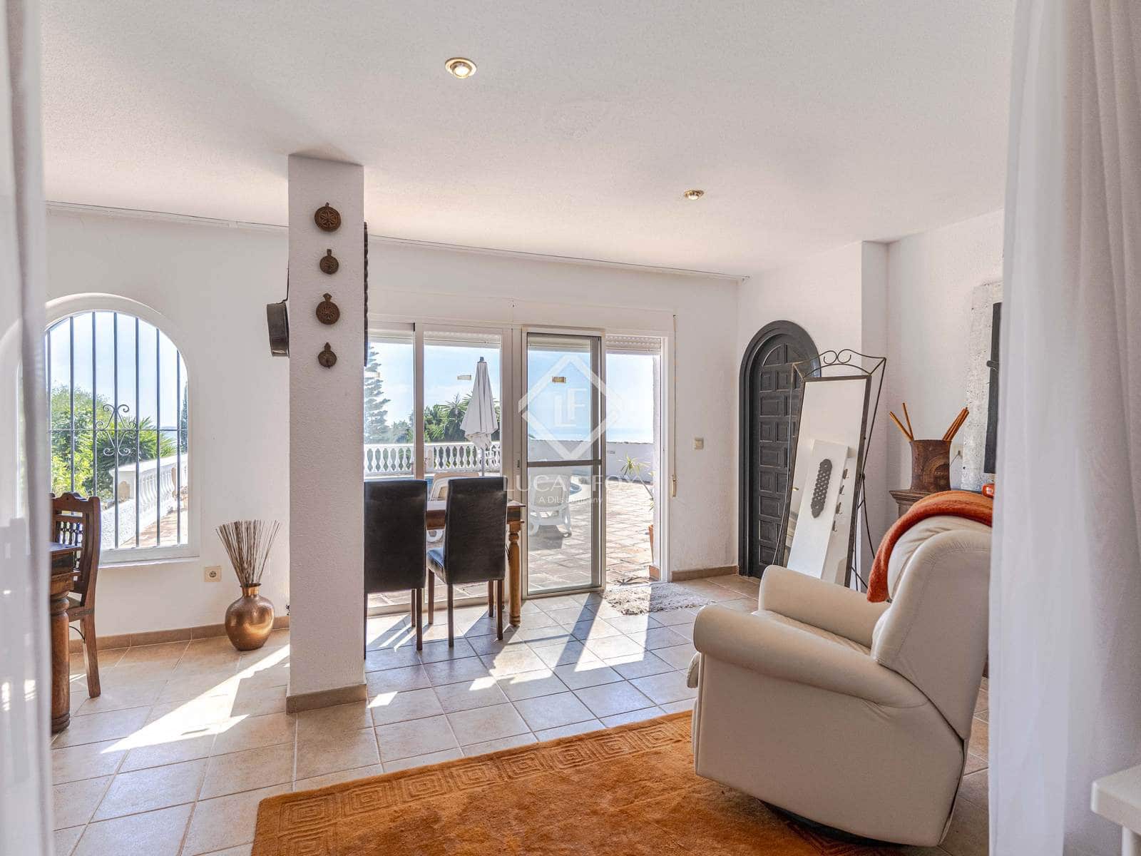 4 sypialnia Willa na sprzedaż w Salobrena z basenem garażem - 975 000 € (Ref: 9331731)