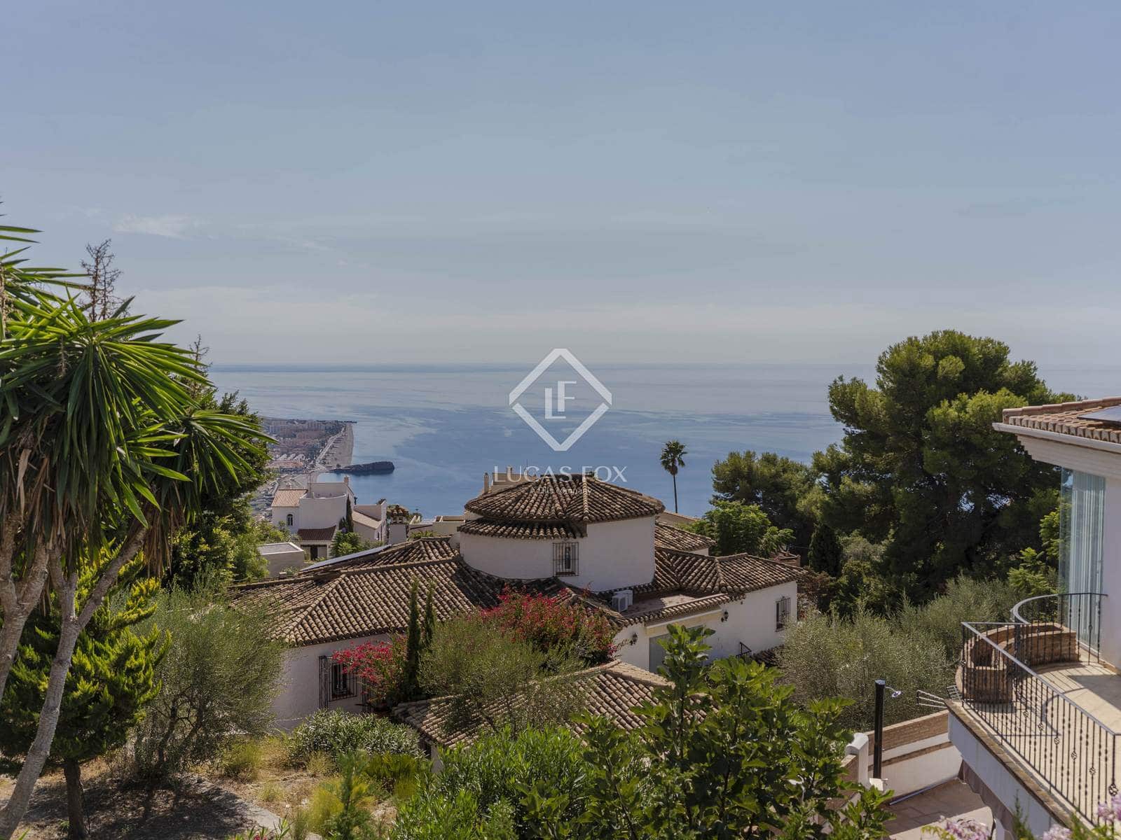 4 sypialnia Willa na sprzedaż w Salobrena z basenem garażem - 975 000 € (Ref: 9331731)