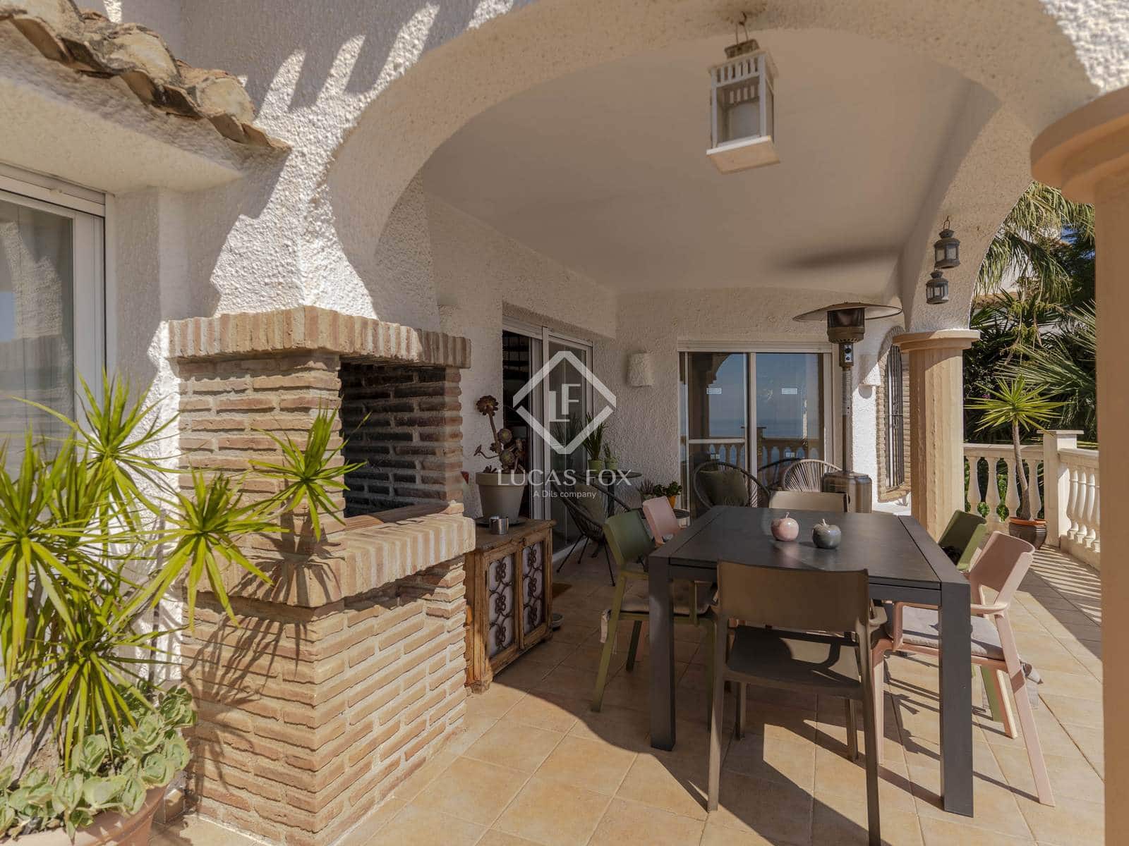 4 sypialnia Willa na sprzedaż w Salobrena z basenem garażem - 975 000 € (Ref: 9331731)