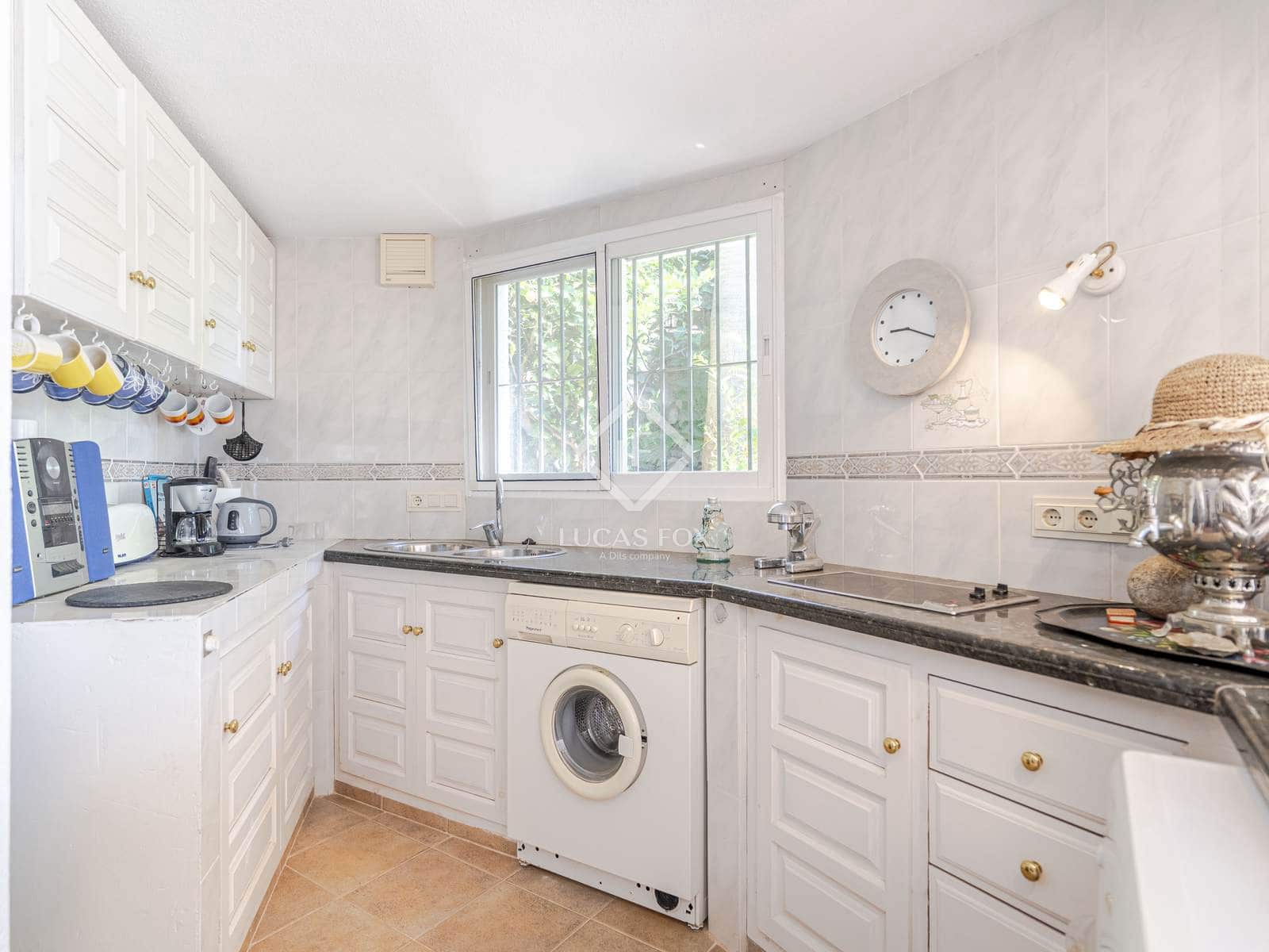 4 sypialnia Willa na sprzedaż w Salobrena z basenem garażem - 975 000 € (Ref: 9331731)