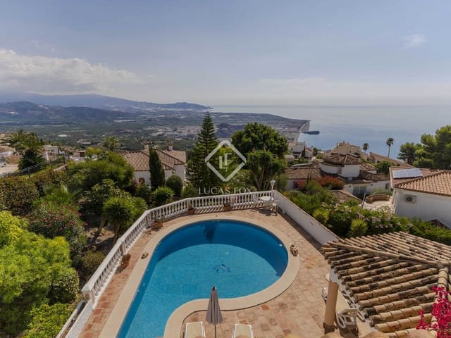 4 slaapkamer Villa te koop in Salobreña met zwembad garage - € 975.000 (Ref: 9331731)