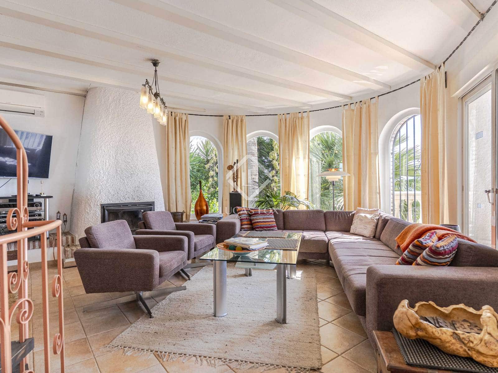 4 sypialnia Willa na sprzedaż w Salobrena z basenem garażem - 975 000 € (Ref: 9331731)