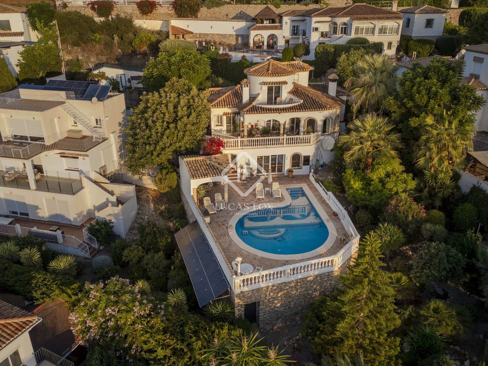 4 sypialnia Willa na sprzedaż w Salobrena z basenem garażem - 975 000 € (Ref: 9331731)