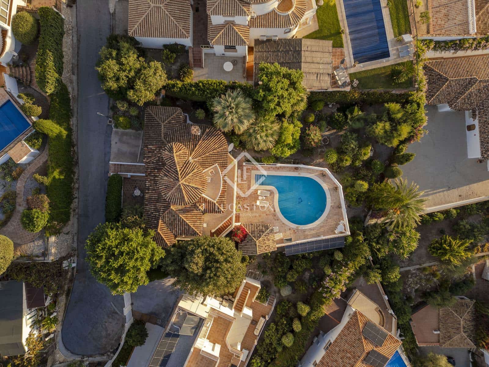 4 sypialnia Willa na sprzedaż w Salobrena z basenem garażem - 975 000 € (Ref: 9331731)