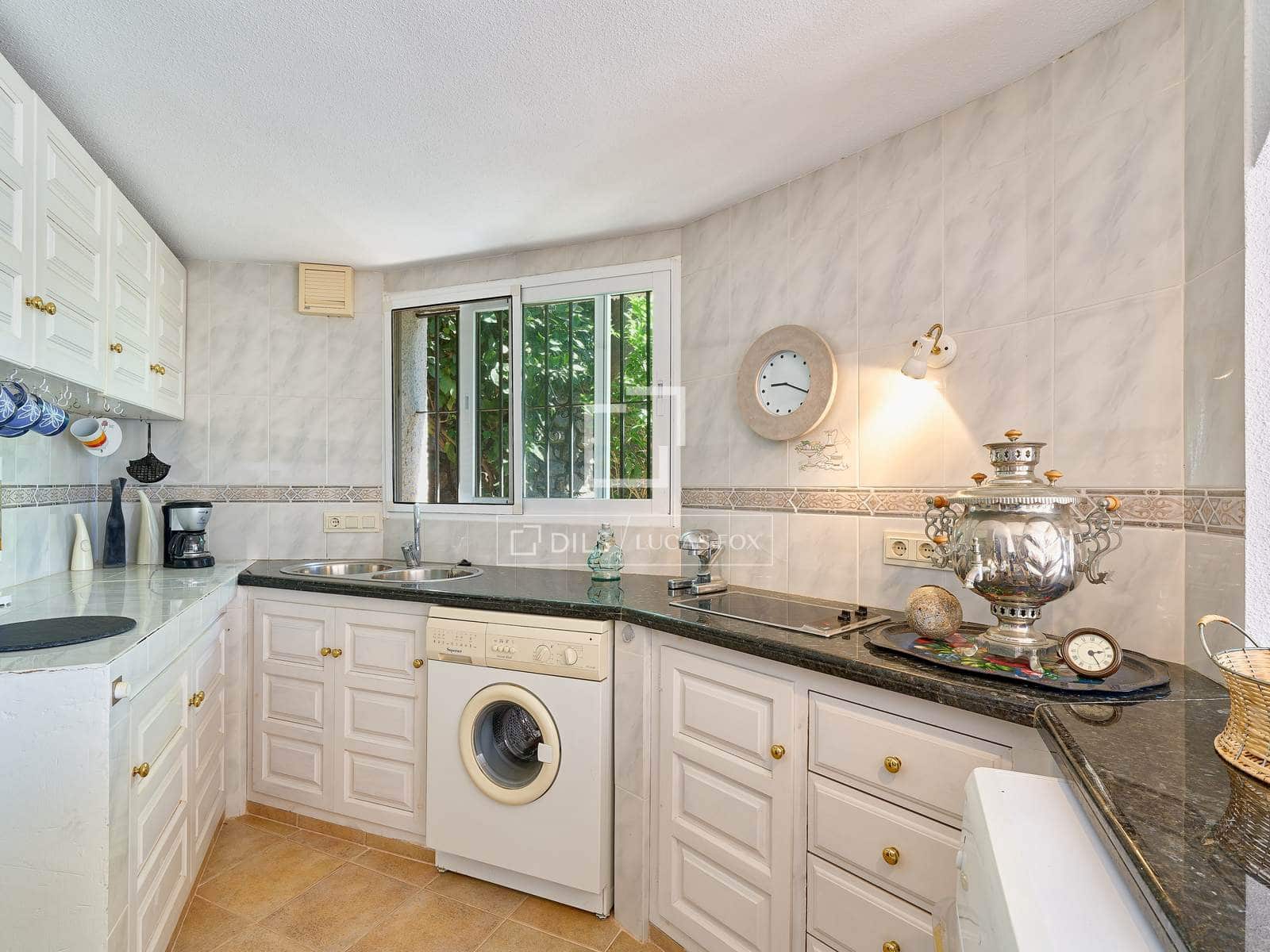 4 sypialnia Willa na sprzedaż w Salobrena z basenem garażem - 895 000 € (Ref: 9331731)