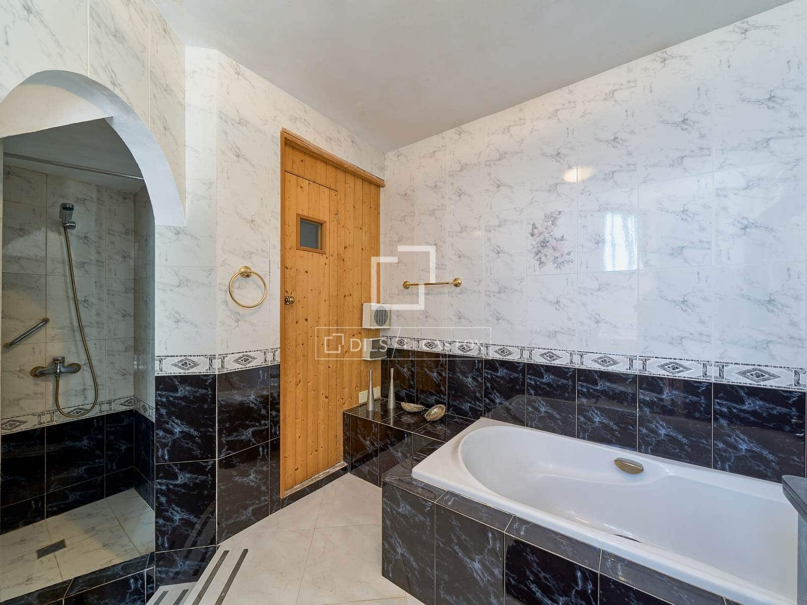 4 sypialnia Willa na sprzedaż w Salobrena z basenem garażem - 895 000 € (Ref: 9331731)