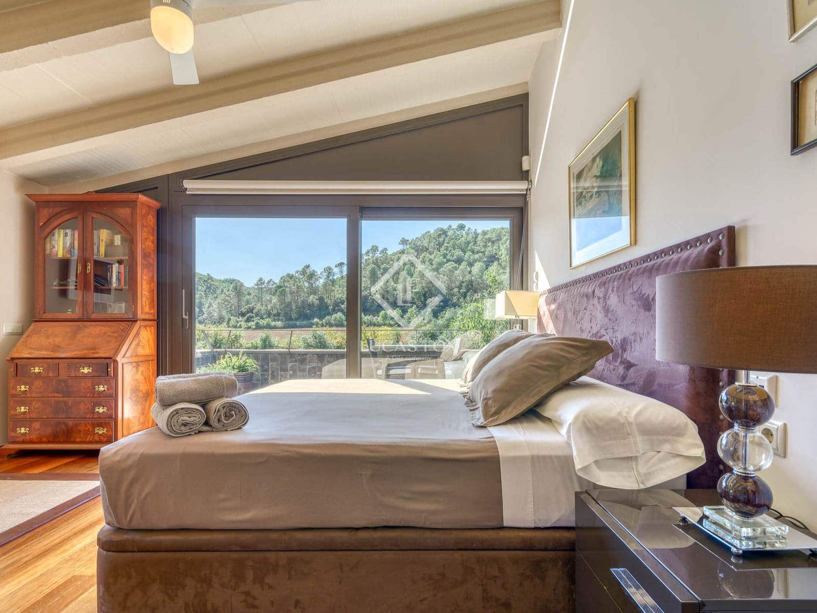 6 makuuhuone Maalaistalo myytävänä paikassa Boadella i les Escaules mukana uima-altaan 
autotalli - 1 800 000 € (Ref: 9331844)