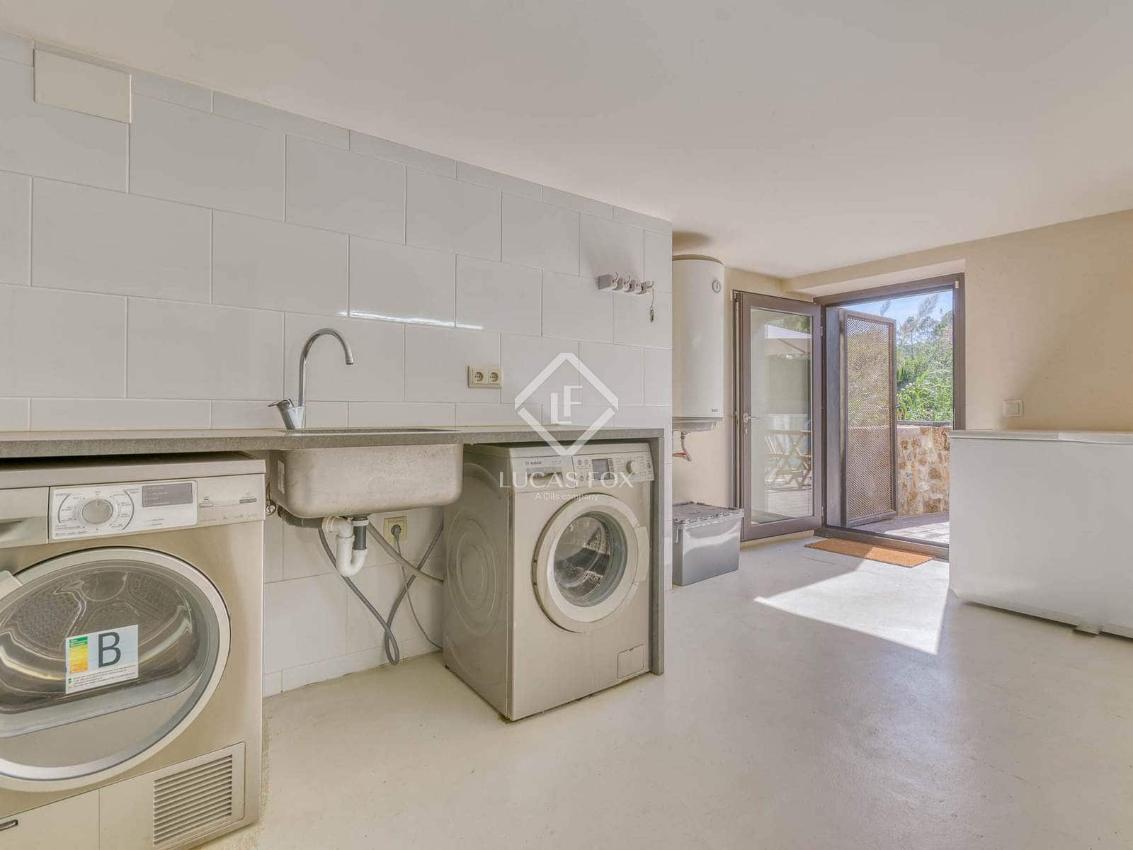 6 makuuhuone Maalaistalo myytävänä paikassa Boadella i les Escaules mukana uima-altaan 
autotalli - 1 800 000 € (Ref: 9331844)