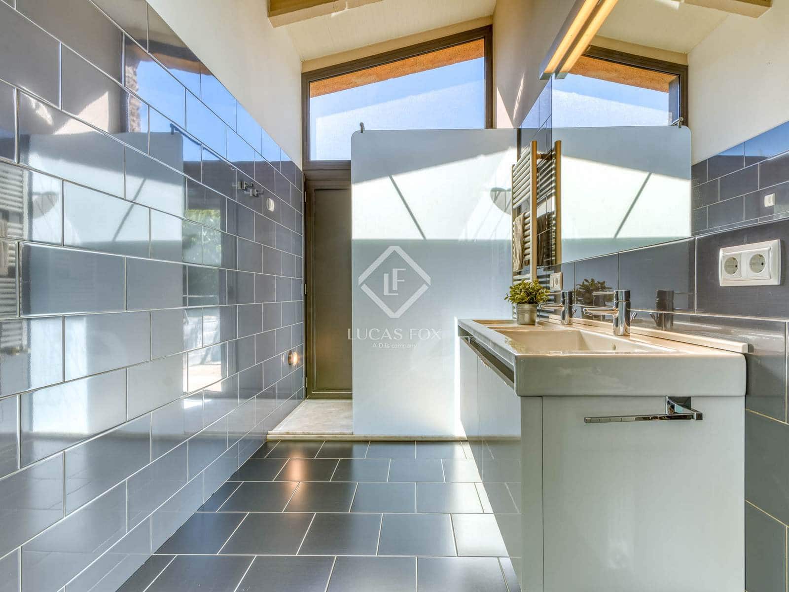 6 makuuhuone Maalaistalo myytävänä paikassa Boadella i les Escaules mukana uima-altaan 
autotalli - 1 800 000 € (Ref: 9331844)