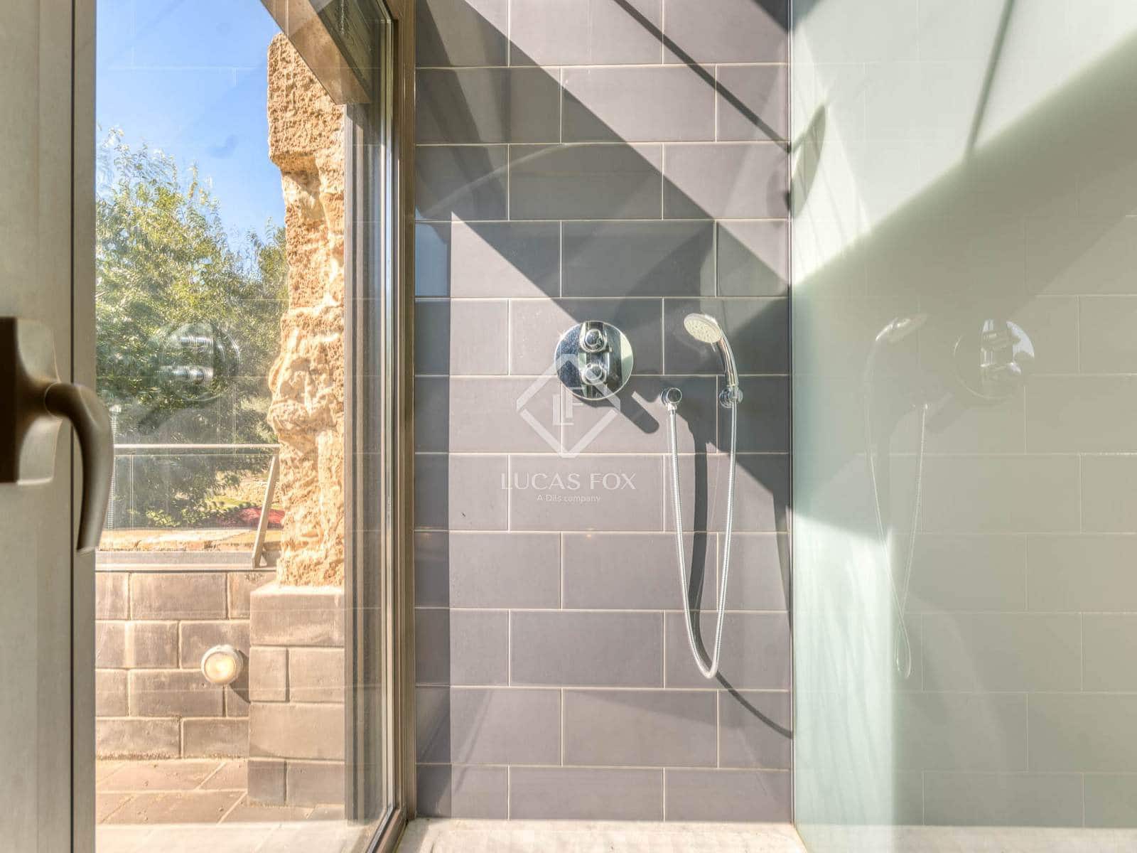 6 makuuhuone Maalaistalo myytävänä paikassa Boadella i les Escaules mukana uima-altaan 
autotalli - 1 800 000 € (Ref: 9331844)