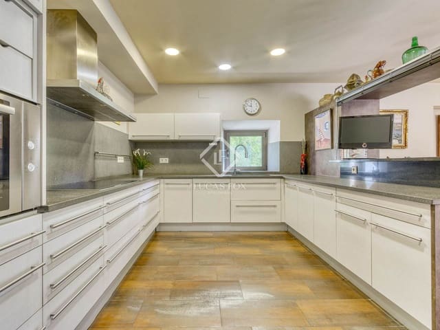 6 sypialnia Finka/Dom wiejski na sprzedaż w Boadella i les Escaules z basenem garażem - 1 800 000 € (Ref: 9331844)