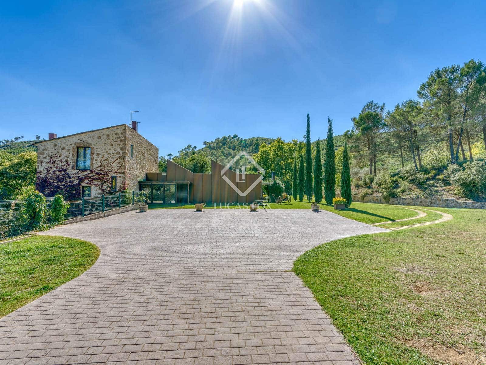 6 makuuhuone Maalaistalo myytävänä paikassa Boadella i les Escaules mukana uima-altaan 
autotalli - 1 800 000 € (Ref: 9331844)