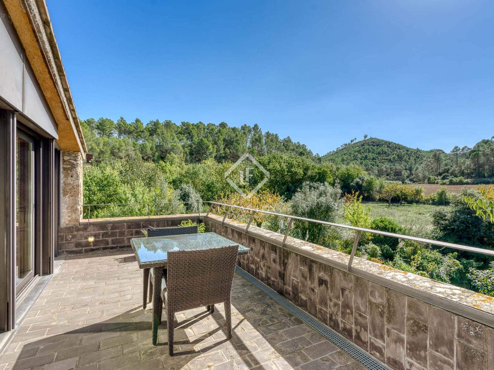 6 makuuhuone Maalaistalo myytävänä paikassa Boadella i les Escaules mukana uima-altaan 
autotalli - 1 800 000 € (Ref: 9331844)