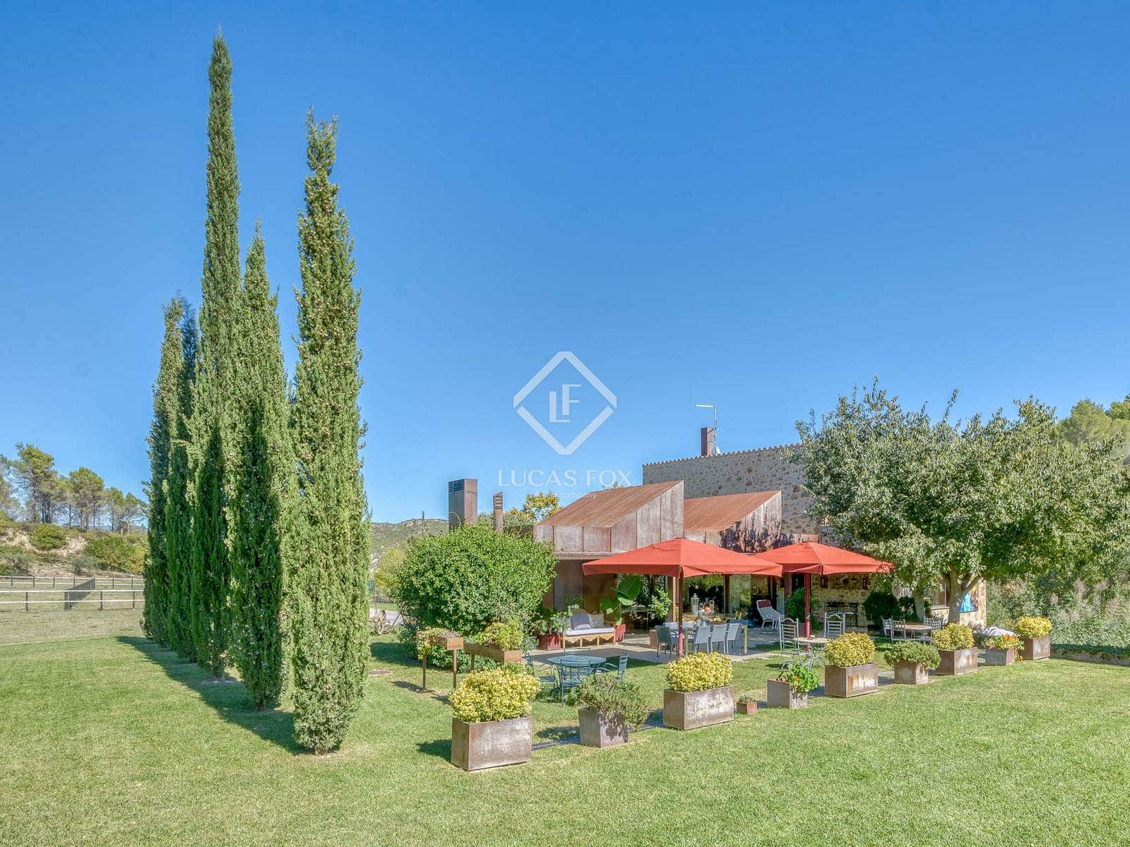 6 makuuhuone Maalaistalo myytävänä paikassa Boadella i les Escaules mukana uima-altaan 
autotalli - 1 800 000 € (Ref: 9331844)