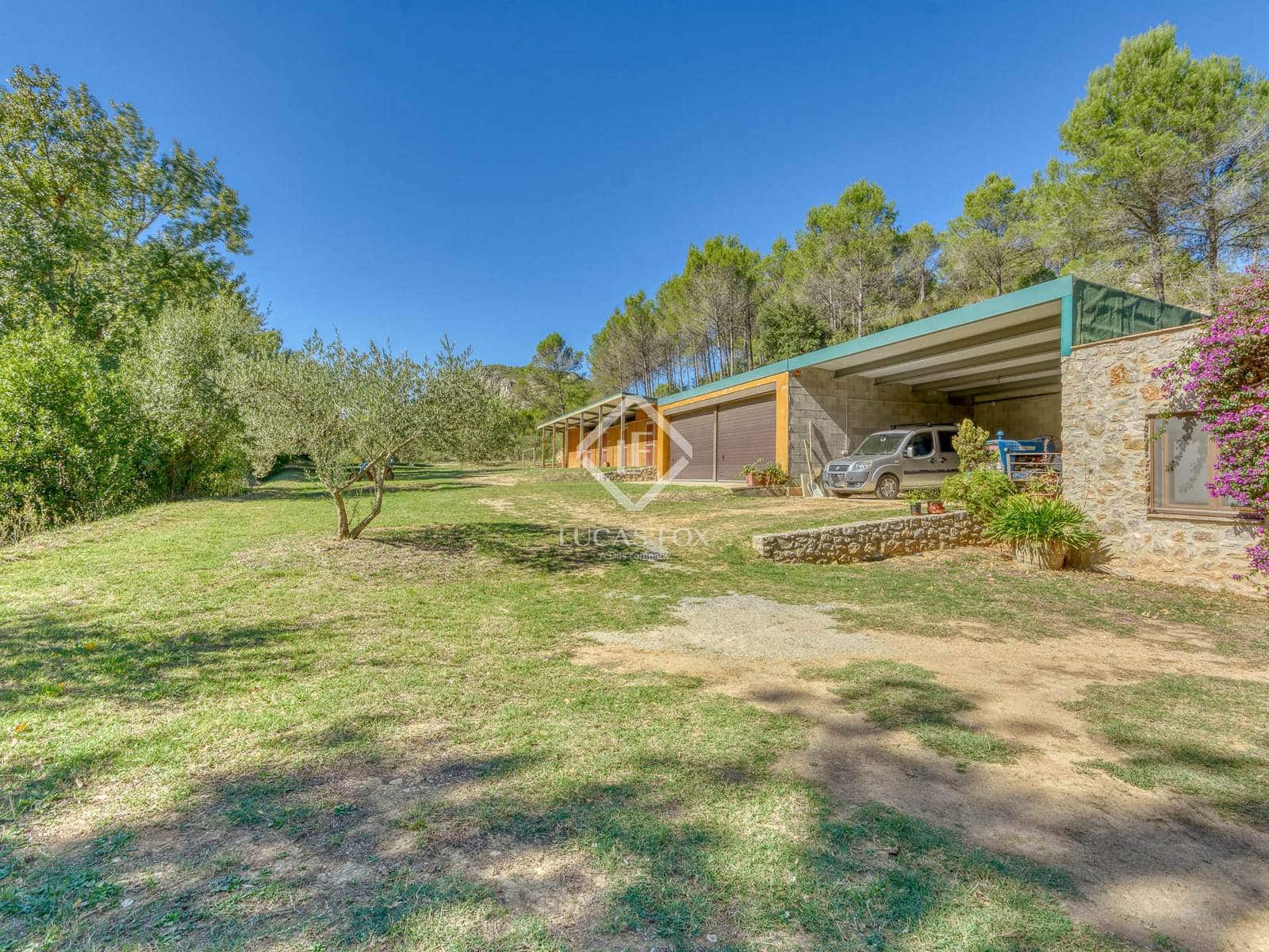 6 makuuhuone Maalaistalo myytävänä paikassa Boadella i les Escaules mukana uima-altaan 
autotalli - 1 800 000 € (Ref: 9331844)