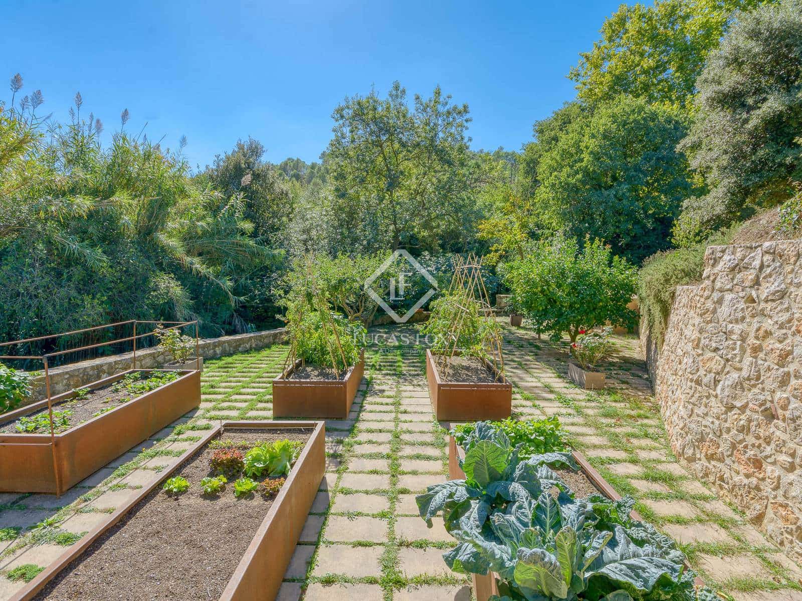 6 makuuhuone Maalaistalo myytävänä paikassa Boadella i les Escaules mukana uima-altaan 
autotalli - 1 800 000 € (Ref: 9331844)