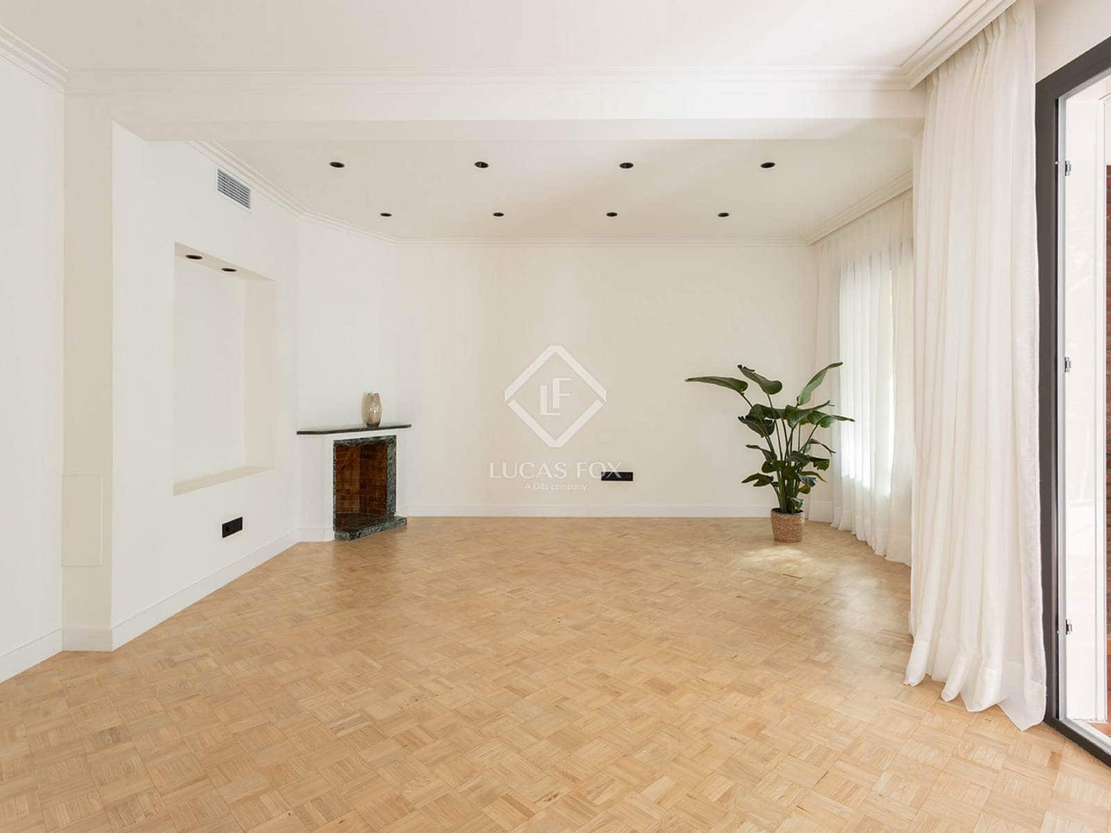 3 bedroom Apartment for sale in Barcelona city - € 1,420,000 (Ref: 9331845)